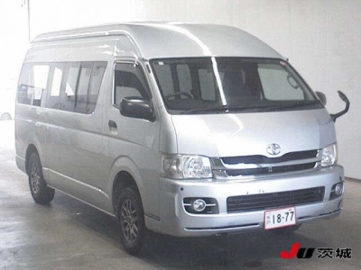 TOYOTA HIACE — фото