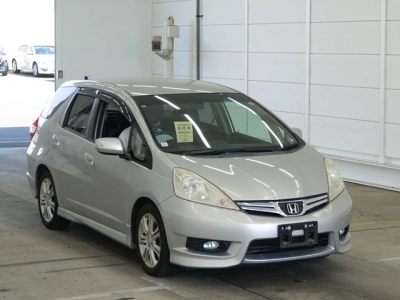 HONDA FIT SHUTTLE — фото