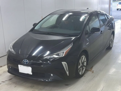 TOYOTA PRIUS — фото