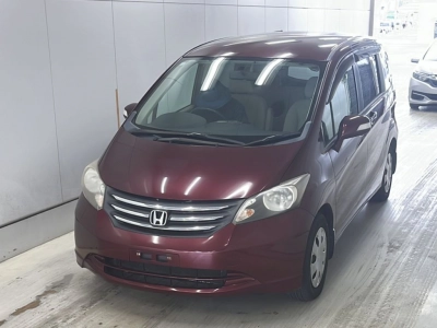 HONDA FREED — фото