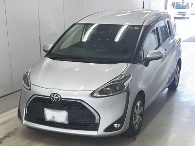 TOYOTA SIENTA — фото