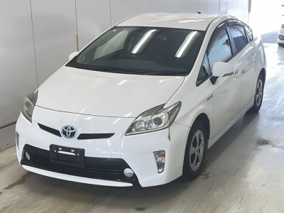 TOYOTA PRIUS — фото