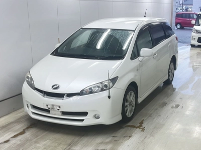 TOYOTA WISH — фото