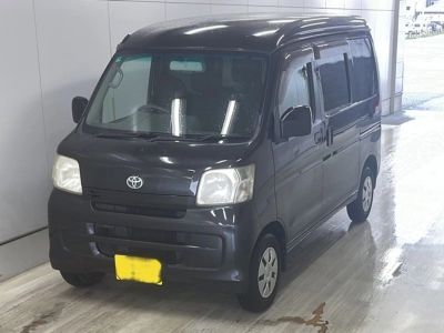 TOYOTA PIXIS VAN — фото