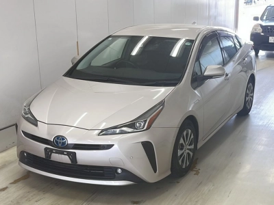 TOYOTA PRIUS — фото