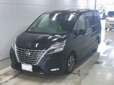 NISSAN SERENA — фото