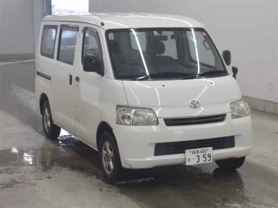 TOYOTA TOWN ACE VAN — фото