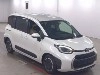 TOYOTA SIENTA — фото