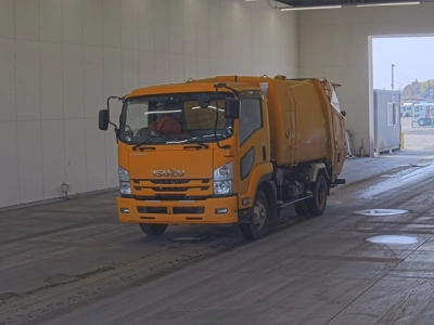 ISUZU FORWARD — фото