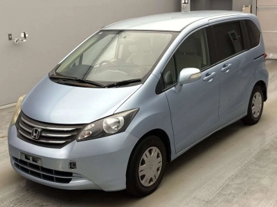 HONDA FREED — фото