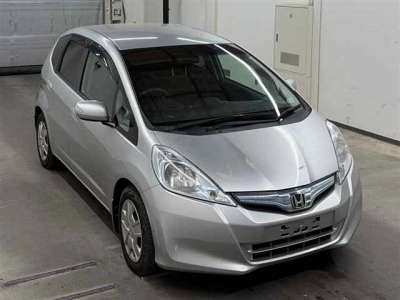 HONDA FIT HYBRID — фото