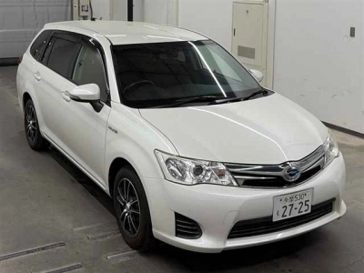 TOYOTA COROLLA FIELDER — фото