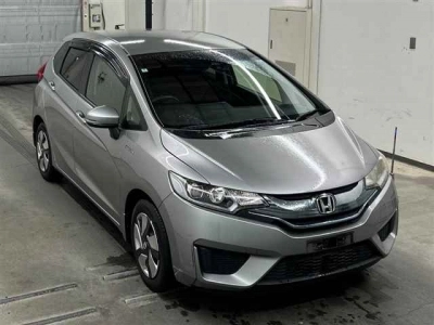 HONDA FIT HYBRID — фото