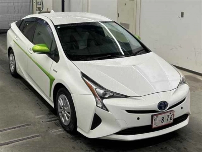 TOYOTA PRIUS — фото