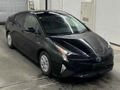 TOYOTA PRIUS — фото