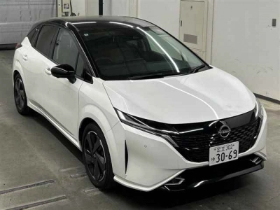 NISSAN AURA — фото