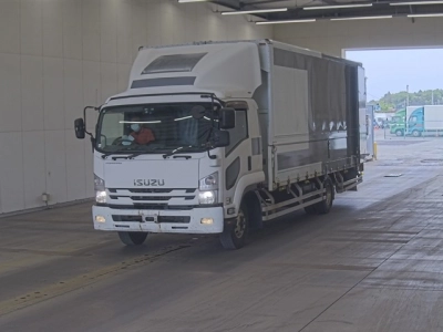 ISUZU FORWARD — фото