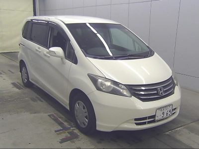 HONDA FREED — фото