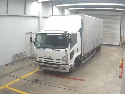 ISUZU FORWARD — фото