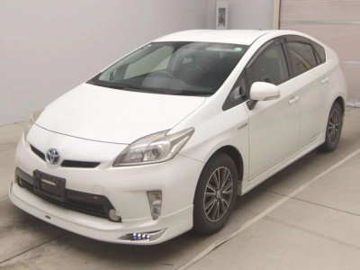 TOYOTA PRIUS — фото