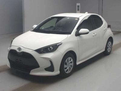 TOYOTA YARIS — фото
