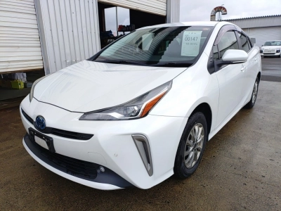 TOYOTA PRIUS — фото