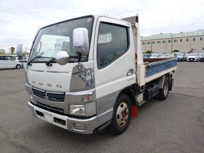 MITSUBISHI CANTER — фото