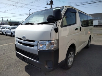 TOYOTA REGIUS ACE — фото