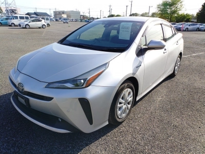 TOYOTA PRIUS — фото