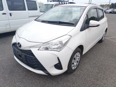 TOYOTA VITZ — фото