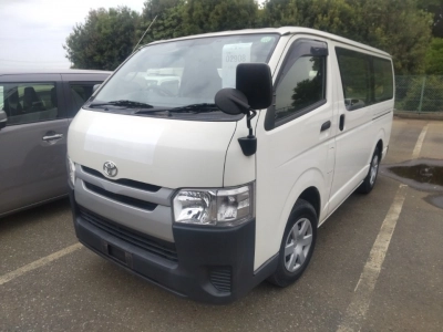 TOYOTA HIACE — фото