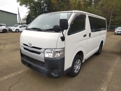 TOYOTA HIACE — фото