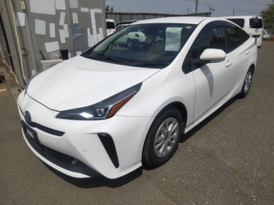 TOYOTA PRIUS — фото