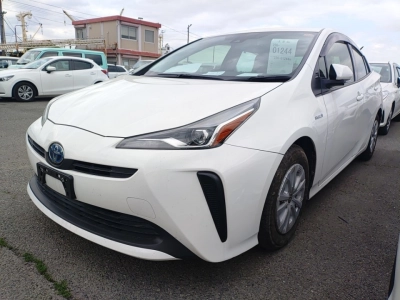 TOYOTA PRIUS — фото