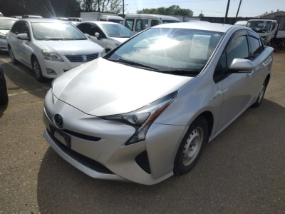 TOYOTA PRIUS — фото