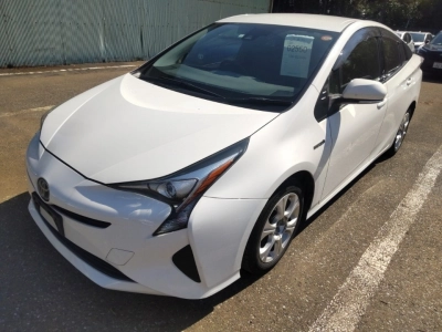 TOYOTA PRIUS — фото