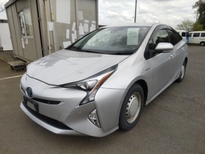 TOYOTA PRIUS — фото