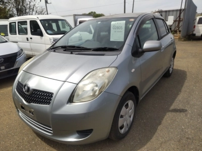 TOYOTA VITZ — фото