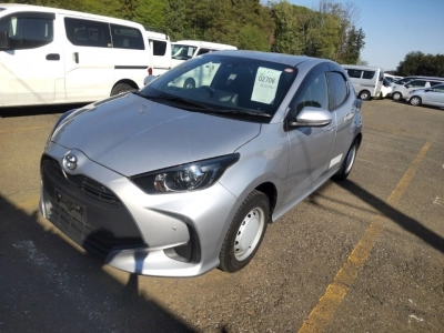 TOYOTA YARIS — фото