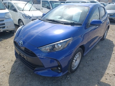 TOYOTA YARIS — фото