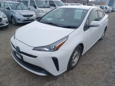 TOYOTA PRIUS — фото