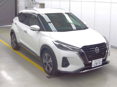 NISSAN KICKS — фото