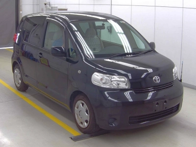 TOYOTA PORTE — фото