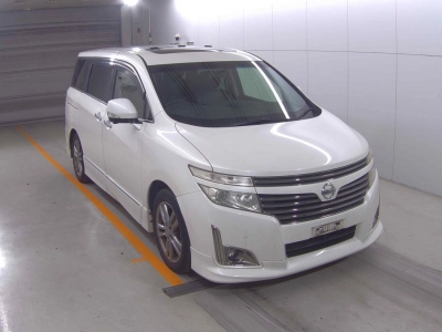 NISSAN ELGRAND — фото