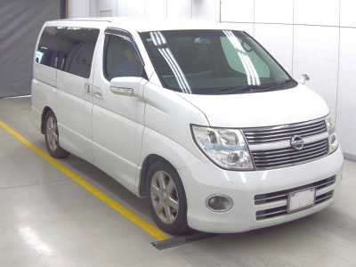 NISSAN ELGRAND — фото