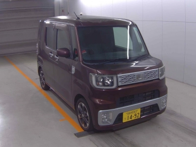 DAIHATSU WAKE — фото
