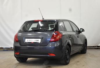 Kia Ceed, I