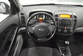 Kia Ceed, I