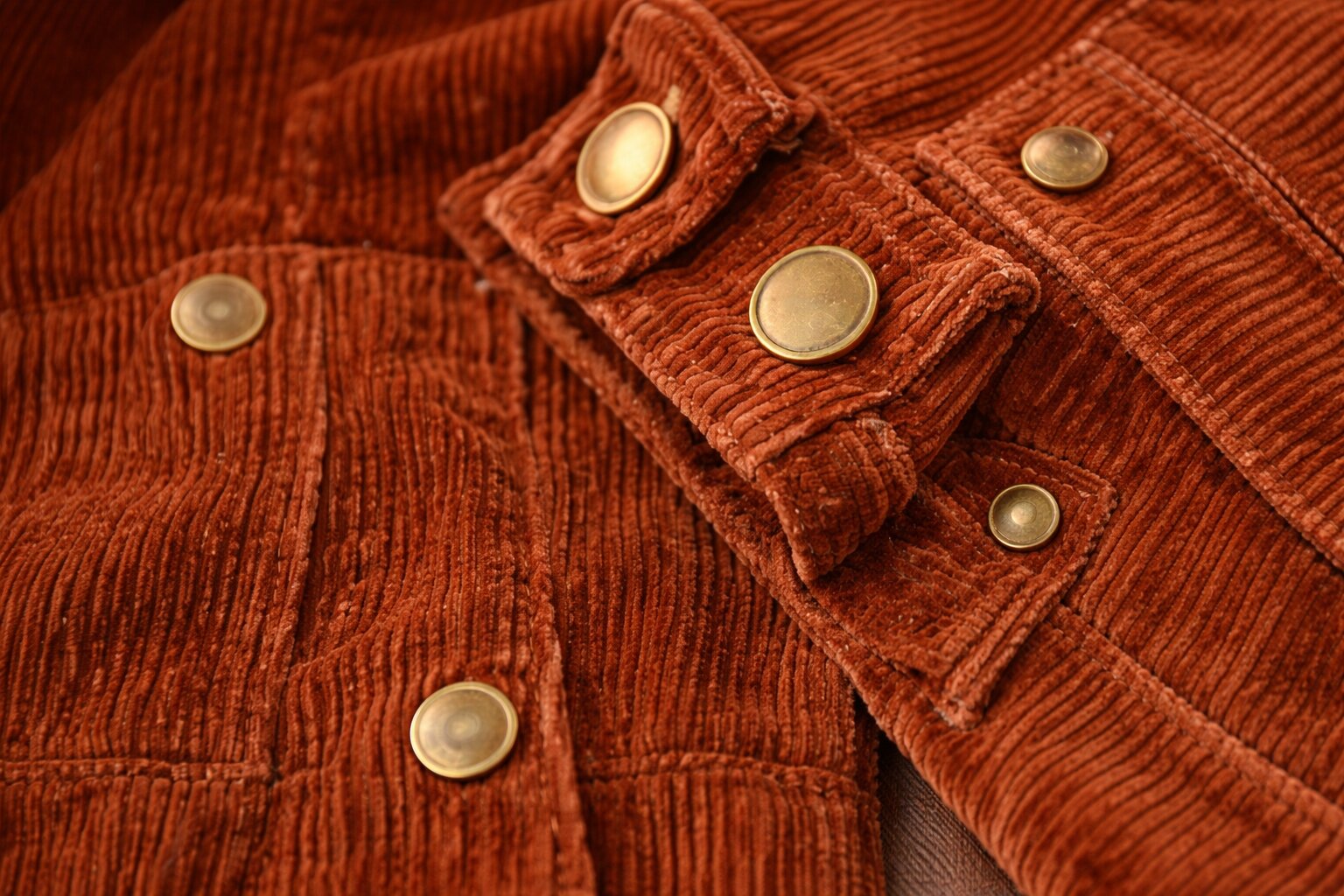 velvet-vse-o-fakturnoi-klassike