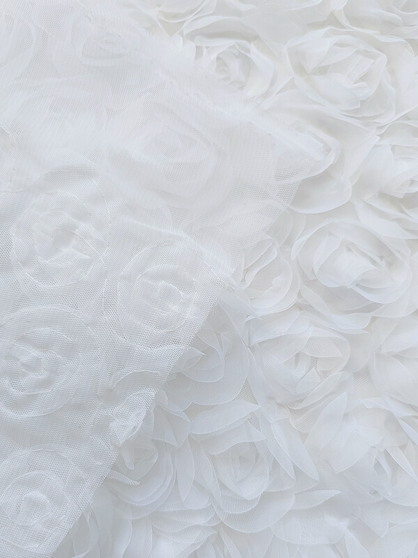 Сетка с цветами розы "Молочный"